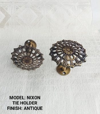 NIXON TIE HOLDER
