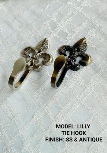 LILLY TIE HOLDER